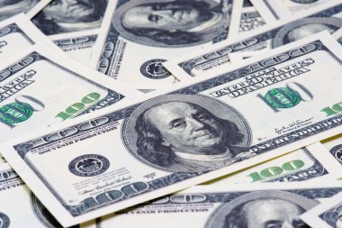 Arkaplan olarak 100 dolar..