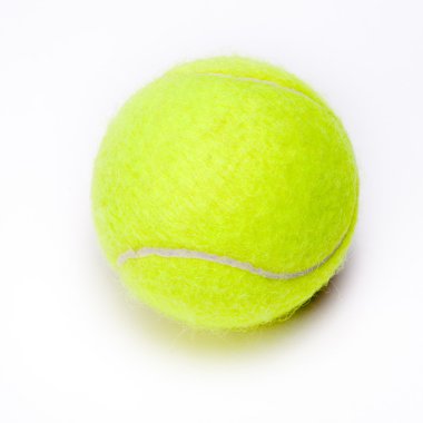 Beyaz arka plan üzerinde izole güzel tenis topu
