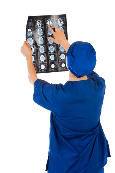 Tıbbi Doktor Röntgen fotoğraf üzerinde beyaz bac izole analiz — Stok fotoğraf