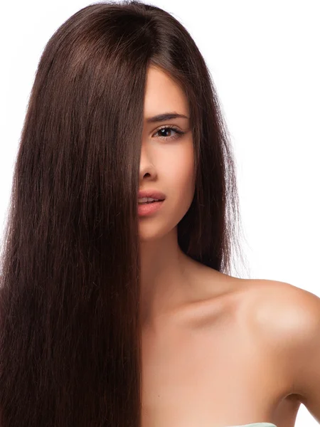 Retrato de una hermosa joven con el pelo volando — Foto de Stock