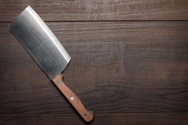 kahverengi ahşap masa mutfak bıçağı