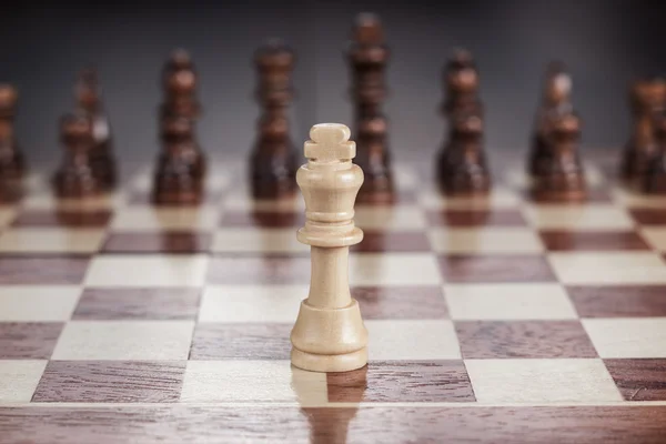 Concepto de liderazgo de ajedrez en el tablero de ajedrez — Foto de Stock