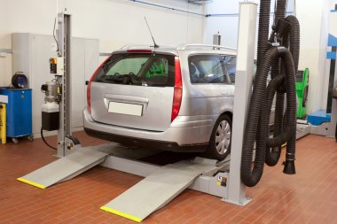 araç onarım istasyonu