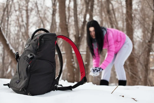 Girl playing  snowballs — Stock Photo, Image