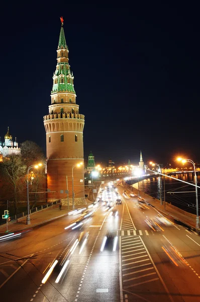 Lalu lintas dekat Moskow Kremlin — Stok Foto