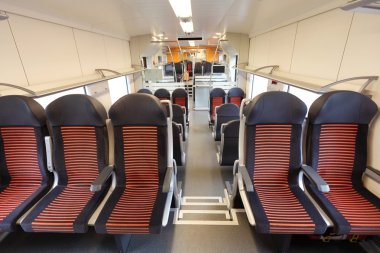 banliyö treni