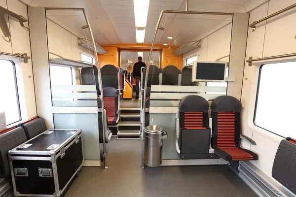 Treno pendolare — Foto Stock