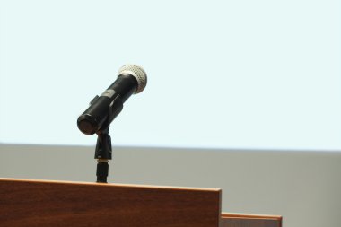 Masası masa üzerindeki mikrofon