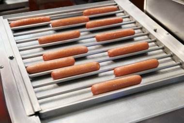 Sosisli sandviç hazırlık için profesyonel ekipman