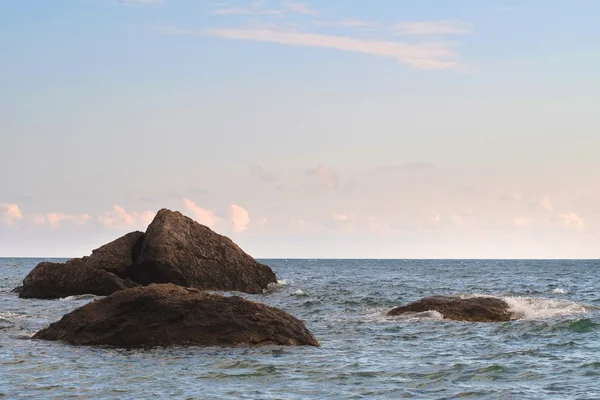 Rocas en el mar — Foto de Stock