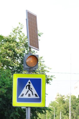 güneş pili ile trafik ışıkları