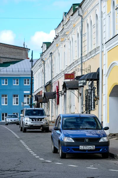 Kostroma Rusia Agosto 2021 Coches Aparcamiento Público Kostroma Rusia — Foto de Stock