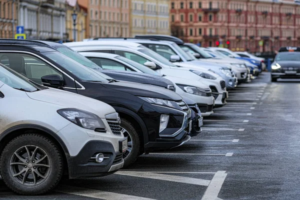 Petersburg Russland November 2021 Autos Auf Einem Parkplatz Petersburg Russland — Stockfoto