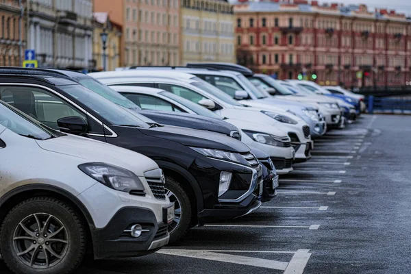 Petersburg Rosja Listopada 2021 Samochody Parkingu Petersburgu Rosja Obraz Stockowy