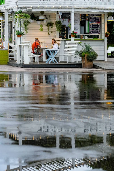 Moscow Russia August 2021 Couple Sits Street Cafe Center Moscow — стоковое фото