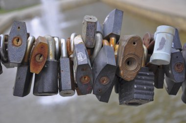 paslı asma kilitler