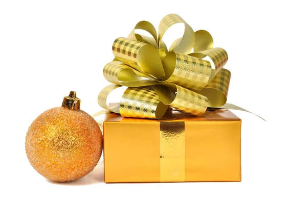 Gift and ball — Stock Photo, Image