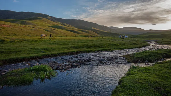 Morning Mountain Valley Nomads — Stock Photo, Image