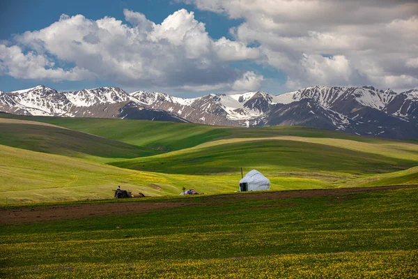 Nomad Camp Mountain Valley — Stock Photo, Image