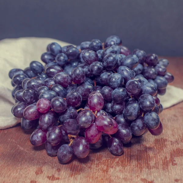 Bunch or red grapes — Stock Photo, Image