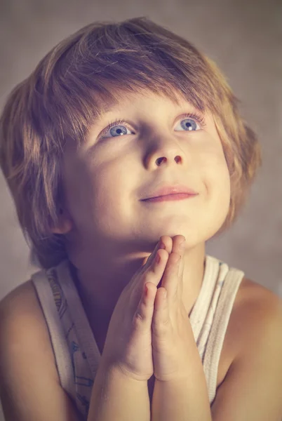 Boy at prayer — Stock Photo, Image