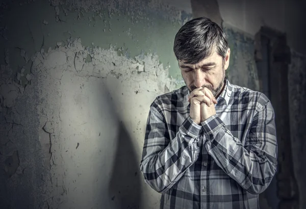 Man praying — Stock Photo, Image