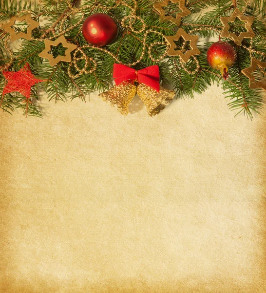 Fondo beige con frontera de Navidad . — Foto de Stock