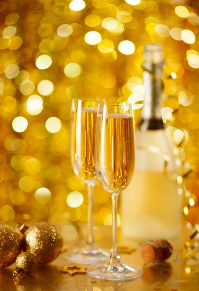 Two glasses of champagne — Stock Photo, Image