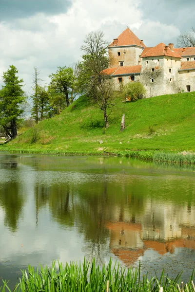 Svirzh kasteel. oblast Lviv, Oekraïne. — Stockfoto