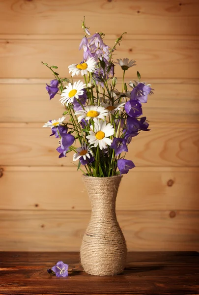 Boeket wilde bloemen — Stockfoto