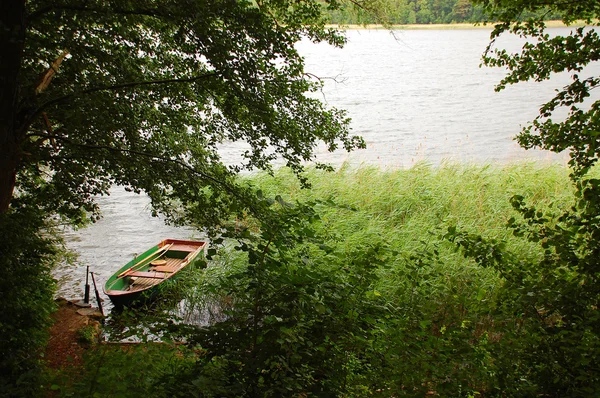 Båd på søen - Stock-foto