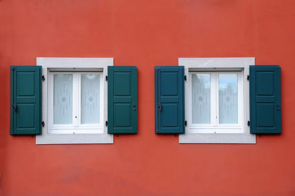 Italienska windows — Stockfoto