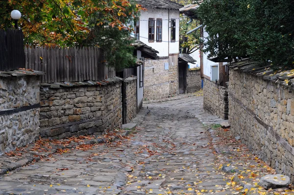 Enge Straße in Liebenau — Stockfoto