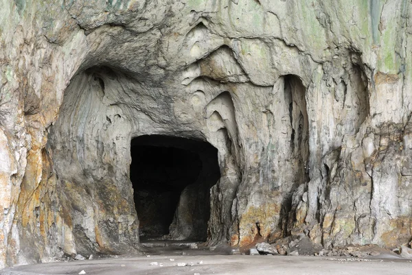 Uvnitř jeskyně devetashka — Stock fotografie