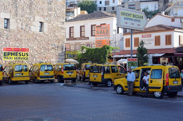 Taxistand in kusadasi — Stockfoto