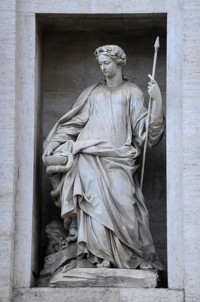 Estatua en el Palazzo Poli — Foto de Stock