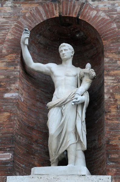 Estatua medieval en Roma — Foto de Stock