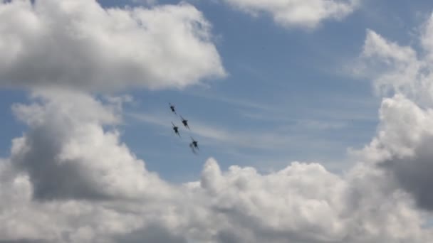 Aviões no céu — Vídeo de Stock