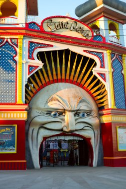 Luna park girişinde, melbourne, Avustralya