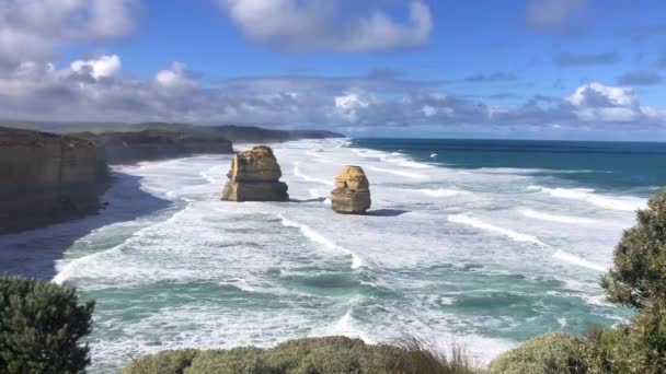 Dvanáct apoštolů skály ve Victoria, Austrálie. — Stock video