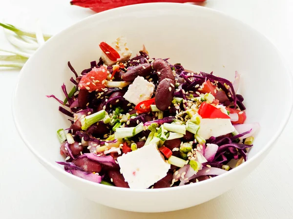 Salade Aux Haricots Rouges Chou Feta Pamplemousse Dof Peu Profond — Photo