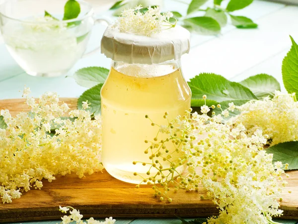 Elderberry Syrup Homemade Honey Flowers Wood Shallow Dof — Stock Photo, Image