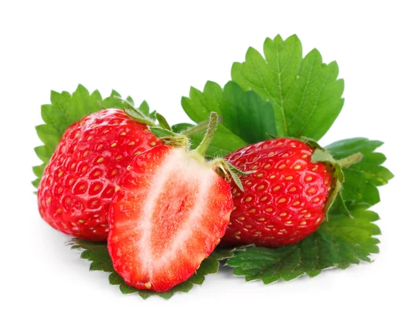 Beautiful ripe red strawberries with leaves. — Stock Photo, Image
