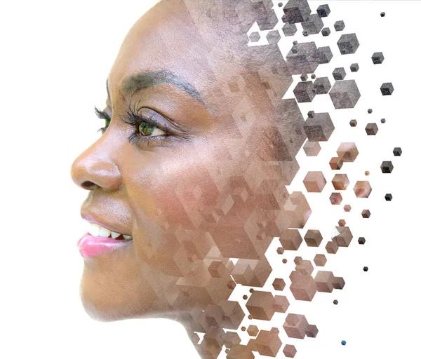 Um retrato de uma mulher combinado com gráficos 3D em uma técnica de dupla exposição. — Fotografia de Stock