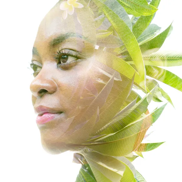 Портрет жінки в поєднанні з зображенням рослини. Мріє про природу — стокове фото