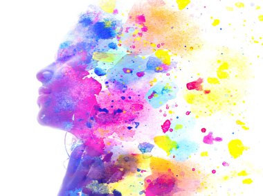 Paintografi. Renkli boya, genç bir bayanın portresiyle birleşmiş.