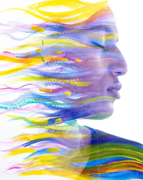 Schilderkunst. Een portret van een man gecombineerd met lange kleurrijke penseelstreken — Stockfoto