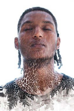 Paintografi. Yapraksı desen bir adamın portresiyle birleşmiş.