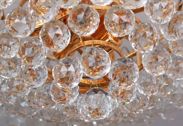 Gros plan d'un magnifique lustre en cristal — Photo