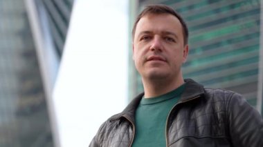 Milenyum heyecanı, şehir dışında başarısını kutluyor. Kazanan ve başaran.